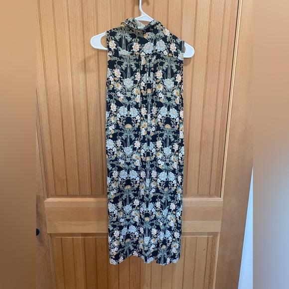 Zara Basic Black Floral Button-Front Maxi Dress with Cream and Tan Blooms - Picture 4 of 6